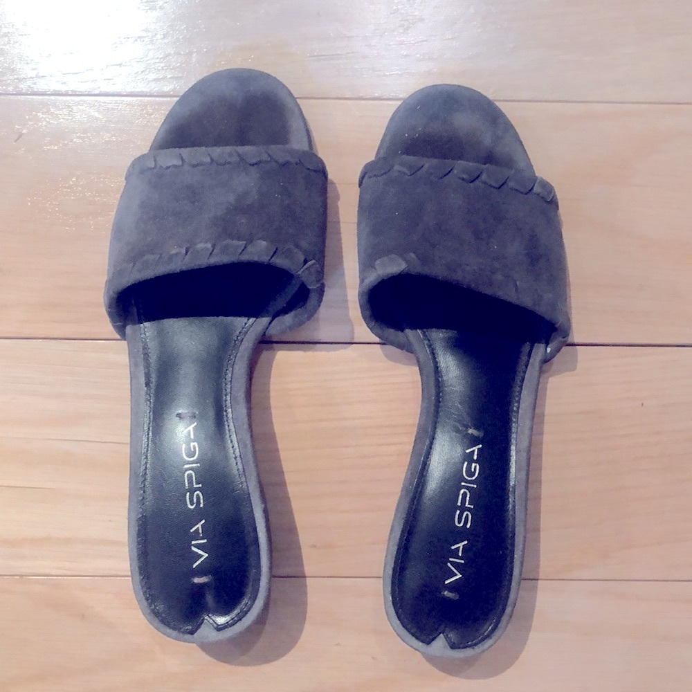 VIA SPIGA gray suede sandal